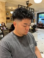ルドローブラントオオサカ(LUDLOW BLUNT Osaka) 【LUDLOW BLUNT】フェードカット バーバー アイロンパーマ