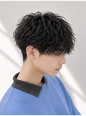 ツーブロック×縦落ちツイスパ フェザーパーマ MEN’S HAIR