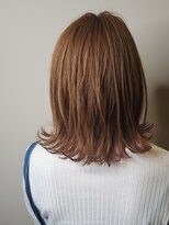 美ららジャパン(JAPAN) オリーブカラー外ハネスタイル