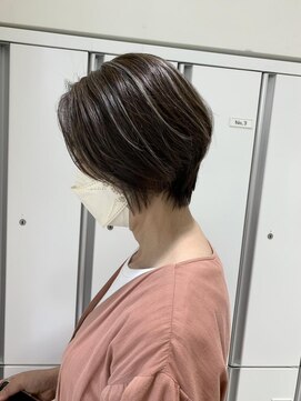 フェイス 伊勢原(FACE。) 30代40代50代60代　ショート白髪ぼかしハイライト5