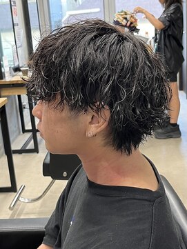 フイ 代々木(Hui) メンズ/アップバング/ツーブロックマッシュ/束感ショート波巻き