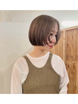 シス(sisu) 前上がりボブスタイル