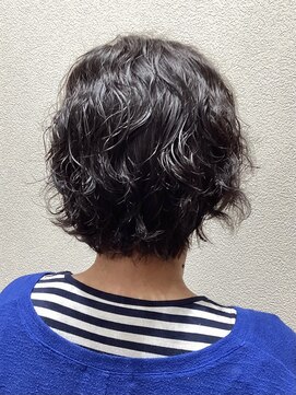 アクセ クセ毛風ニュアンスパーマ立体感大人ボブ小顔レイヤーカット