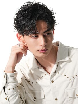 ダダ 本店(D.D.) フェザーショート/フェザーパーマ/センターパート