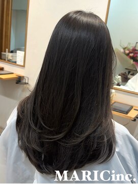 マリックインク バイ キューミー(MARIC inc. by Qmee) 【マリコ】レイヤーカット/レイヤーロング/グレージュ