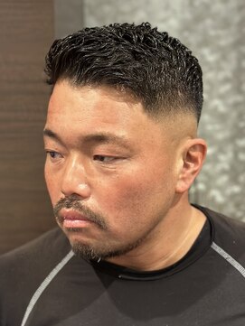 ゼロスバーバー(0's BARBER SHOP) スキンフェード/アイロンパーマ/ショート/メンズ/濡れパン
