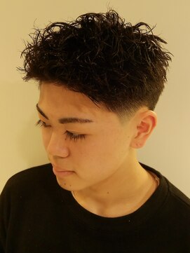 グラッシー(GLASSY) テーパーフェード/スパイキーショート/ツイストピンパーマ/