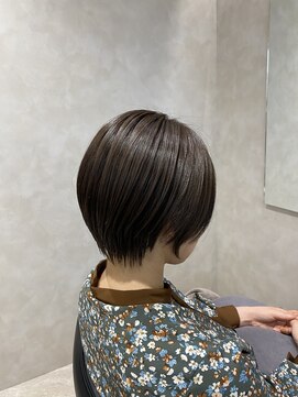 トキ(toki) 20代30代40代ショート×アッシュカラー