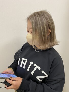 ハイトーンベージュ