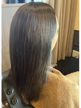 ヘアーイーダッシュ(HAIR E') 大人っぽさが際立つダークアッシュ