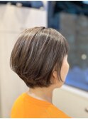 ボブ/明るい白髪染め/白髪ぼかし/丸みショート/40代/50代/60代