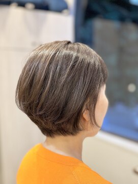 シュヴー 築地(CHEVEUX) ボブ/明るい白髪染め/白髪ぼかし/丸みショート/40代/50代/60代