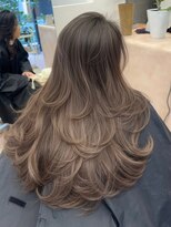 ヌエン 渋谷(NU/EN)&nbsp;透明感ショコラグレージュのバレイヤージュ/バタフライレイヤー