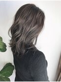 束感ハイライト×チャコールグレーで作る垢抜けヘアー