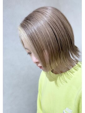 ディーアール(DR) フレーミングカラー×ミルクティーベージュ×ショートカット