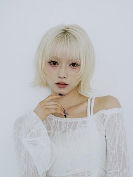 ボブウルフとブロンドでおしゃれハイトーン♪