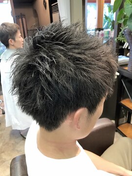 ナトゥーラ 岐阜(Natura) スパイキー無造作ベリーショート