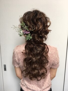 ヘアイズム ブランシュ(hair-ism BLanCHe) ハーフアップ