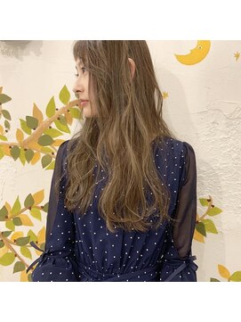 ジジ ヘアワークス(gigi hair works) highlight×アッシュベージュ☆