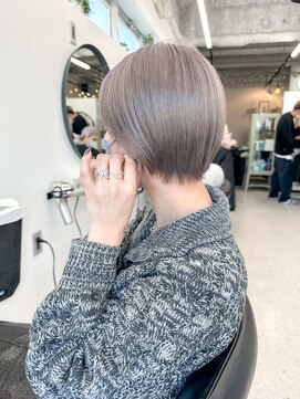 ヒビヲ(HIBIO) ダブルカラーベージュカラーハイトーンカラーケアブリーチボブ