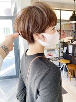 アンド ストーリーズ(&STORIES)&nbsp;大人可愛い前髪ありひし形耳掛けマッシュショートボブ30代40代