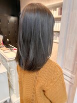 キャアリー(Caary)&nbsp;福山人気Caary 透明感オリーブグレージュ内巻き艶髪ミディアム