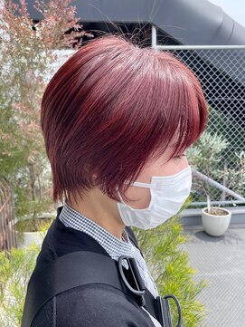 プライベートサロン キッテ(private salon kitte.) ピンクレッドのショートスタイル