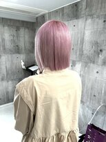 ワンズクロエ 原宿店(ONE's Chloe)&nbsp;ホワイトピンク/くびれヘア/ツートーンカラー