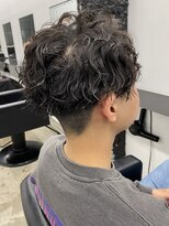 ココ 本八幡(KOKO)&nbsp;□波巻きツイストスパイラルサーフカール刈り上げセンターパート