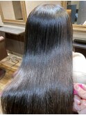 重たく見えないカラーでツヤ髪に☆