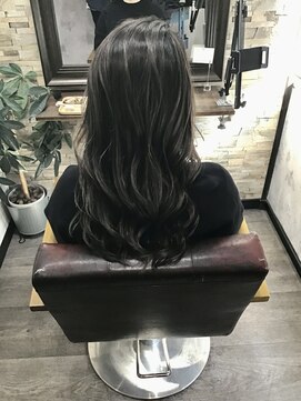 アトリエナガノ(atelier nagano) ニュアンスカラー/センターパート/ツヤ髪スタイル/ブルージュ