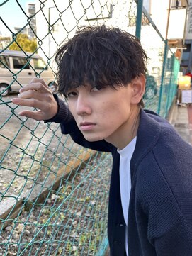 アイズ 海老名(AIZU) 波打ちパーマ ツイストスパイラル 縦落ちパーマ 波ツイスパ