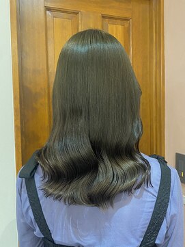 トワ(toi) オリーブグレージュ/ブリーチなしダブルカラー/横浜