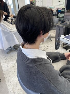 ユーフォリア 渋谷グランデ(Euphoria SHIBUYA GRANDE) センターパート　刈り上げなし　女性ウケ　MOMO