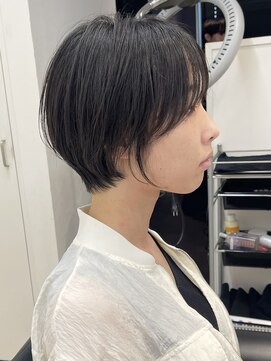 イヴォークトーキョーオーサカ(EVOKE TOKYO osaka) 丸みショート レイヤー 小顔カット 似合わせ 顔周り