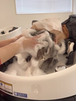 エムスリー ソリス(EMU THREE SOLIS)の写真/本場バリ島のヘッドスパ『MAiBU』のマッサージとアロマの効果で日々の疲れを解消し至福のお時間に…。
