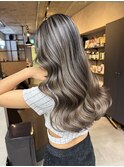 バレイヤージュ、ハイライト、レイヤーロング、グレーベージュ