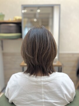シンシア(CYNTHiA) 外ハネグレージュ