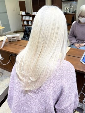 コレット 大宮(collet) ホワイトブロンド/ケアブリーチ/ハイトーン