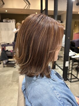 ユラ(YURA) 白髪ぼかしハイライト ボブ 【姫路/姫路駅/韓国風】