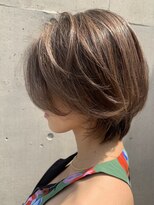 ウィルゴ(VIRGO)&nbsp;ひし形ショートボブ/絶壁解消/40代50代白髪ぼかしハイライト