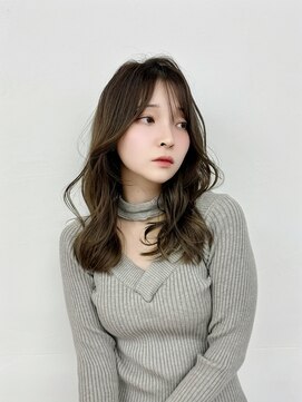 ラクシア(LucxiA) 大人可愛いロングレイヤーカット/ツヤ髪韓国ヘアで小顔ヘアに