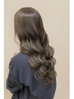 イズ(is)&nbsp;透明感レイヤーロング
