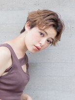 メイクス 表参道(MAKE'S omotesando) センターパートのくせ毛風エッジショート