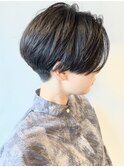 【morio原宿】黒髪ハンサムショート前髪なし前下がり刈り上げ