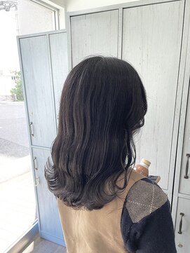 シュシュバイジャガラ 千葉駅北口店(chou chou byJAGARA) グレーブラック［chouchou千葉・千葉駅］