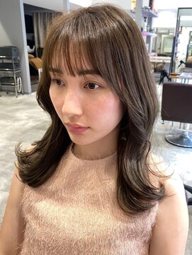 キャパ セントラル 天神 大名店(CAPA central) オリーブベージュ 透明感 ゆる巻きアレンジ 顔周りカット