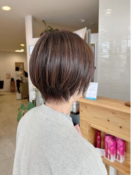 キュウヘアー(KYUU HAIR) マグネットカラーでツヤツヤショート