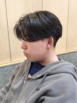 ニアウ 伊勢崎連取店(Niau) 刈り上げセンターパートニュアンスパーマフェザーパーマ