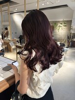 ニュア(neua) ワインレッド　奈良.橿原神宮前